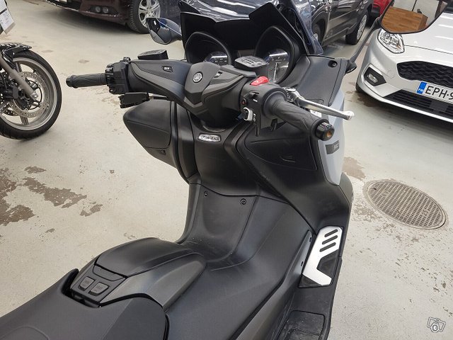 Yamaha T-Max 6