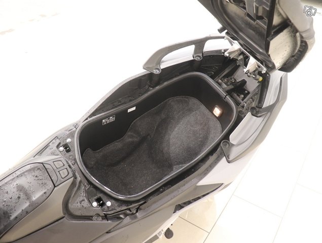 Yamaha T-Max 17