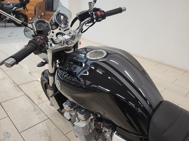 Yamaha XJR 14