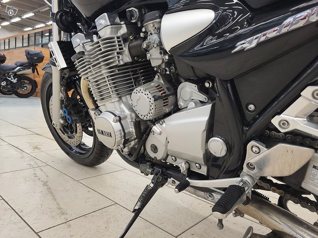 Yamaha XJR 19