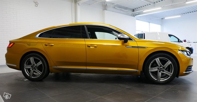 VOLKSWAGEN Arteon 9