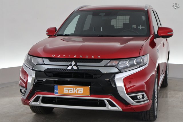 Mitsubishi Outlander PHEV 11