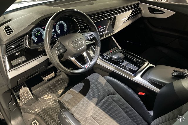 Audi Q8 7