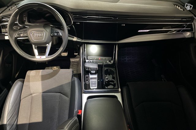 Audi Q8 8