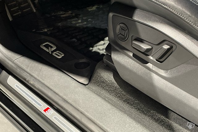 Audi Q8 14