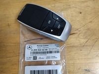 Mercedes-Benz lislmmittimen kauko-ohjain A2058205400, UUSI