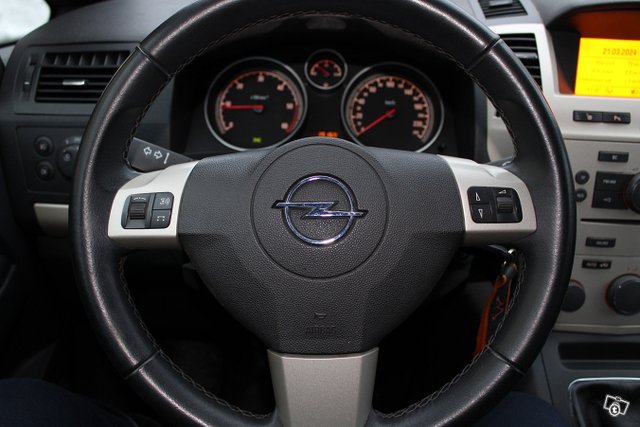 Opel Zafira 9
