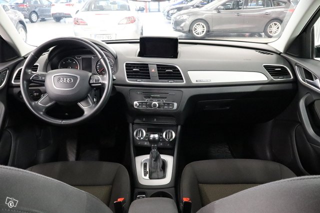 Audi Q3 15