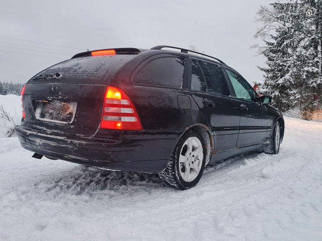 Mercedes-Benz C-sarja 4