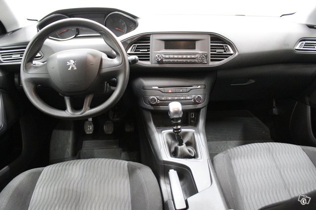 Peugeot 308 11