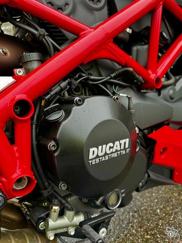 Ducati Streetfighter 848 7