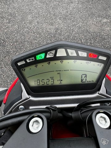 Ducati Streetfighter 848 12