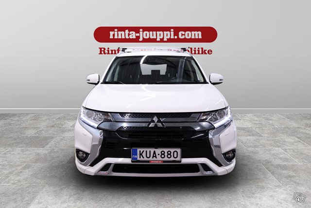 Mitsubishi Outlander PHEV 2