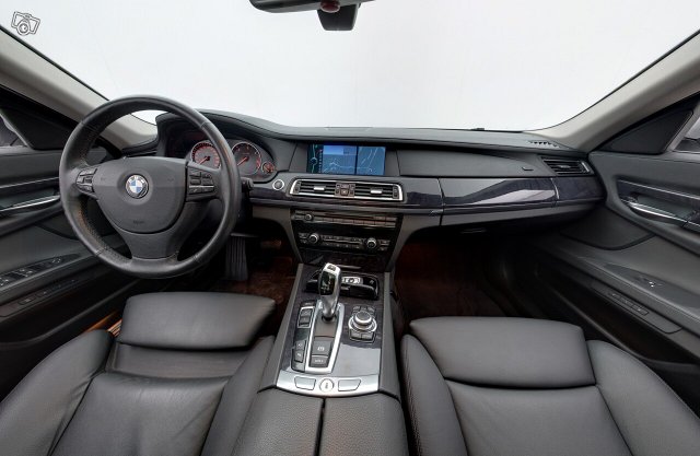 BMW 730 9
