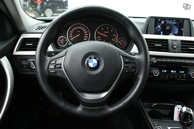 BMW 3-SARJA 15