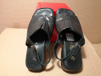 Mustat naisten sandaalit
