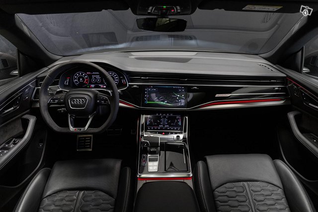 Audi RS Q8 4