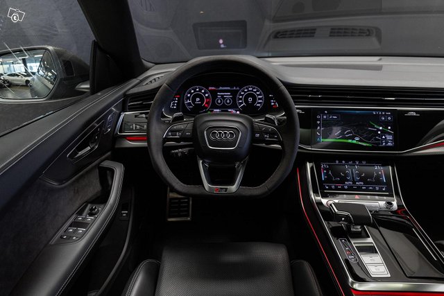 Audi RS Q8 5