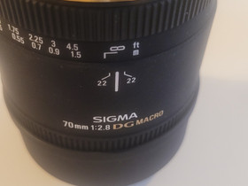 Sigma 70mm f2.8 EX DG Macro, Valokuvaustarvikkeet, Kamerat ja valokuvaus, Helsinki, Tori.fi