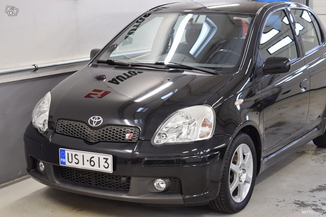 Toyota Yaris 8