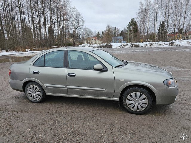 Nissan Almera 7