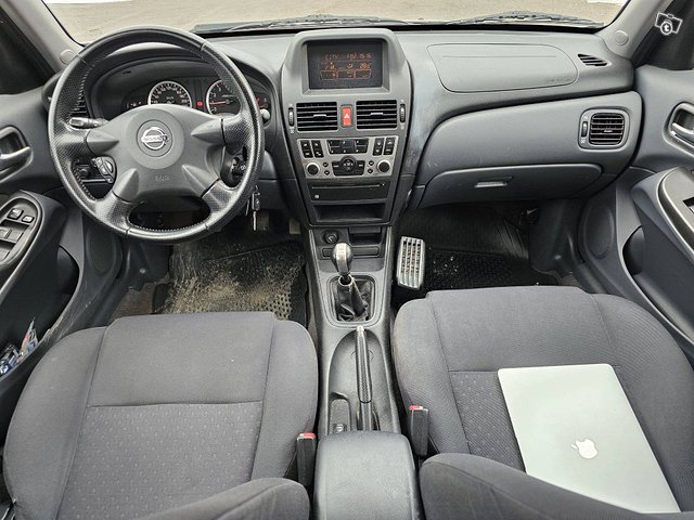 Nissan Almera 9