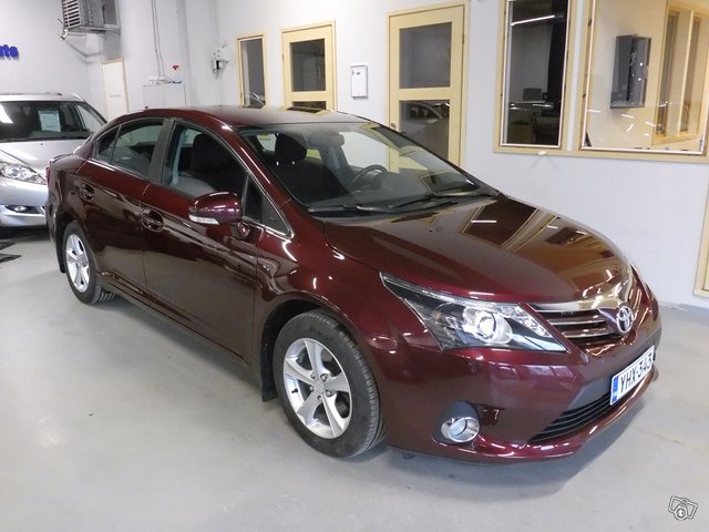 Toyota Avensis 1