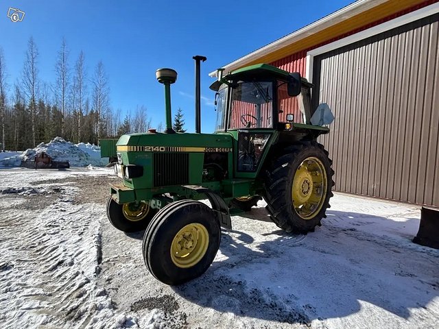 John Deere 2140 traktori