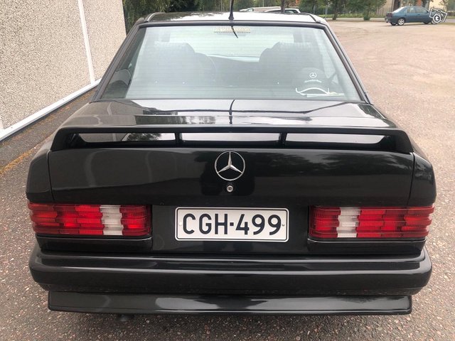 Mercedes-Benz 0 8