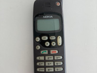 Nokia-puhelin (musta)