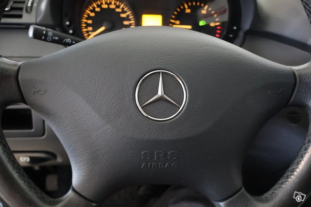 Mercedes-Benz Vito 19