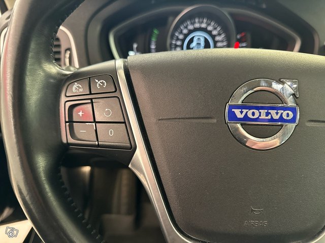 Volvo V40 18