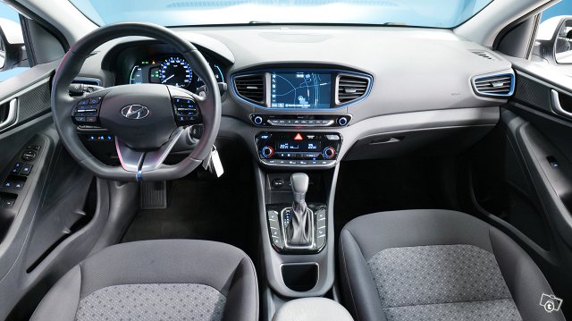 Hyundai IONIQ PLUG-IN 10