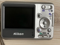 Nikon Coolpix L4 kamera