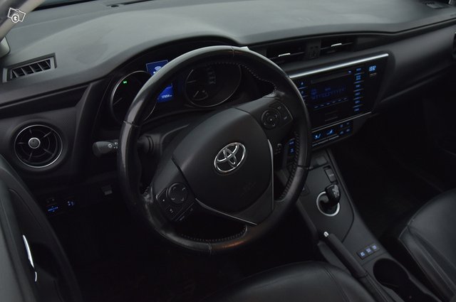 Toyota Auris 16