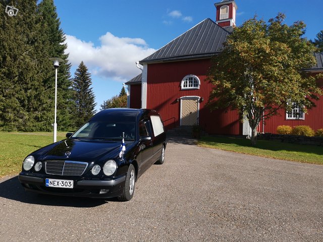 Mercedes-Benz E-sarja 1