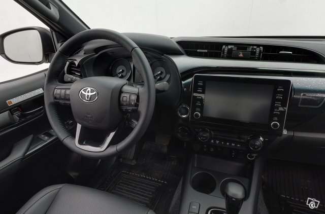 Toyota Hilux 11