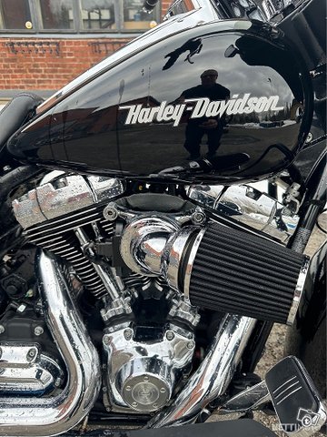 Harley-Davidson FLHXI 2011 H.15950 3