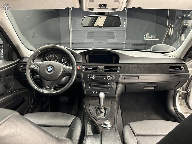 BMW 335 9