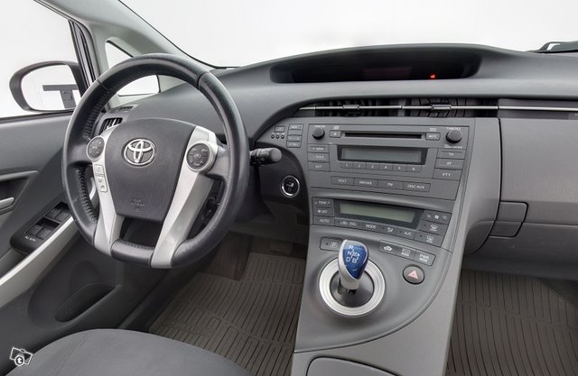 Toyota Prius 11