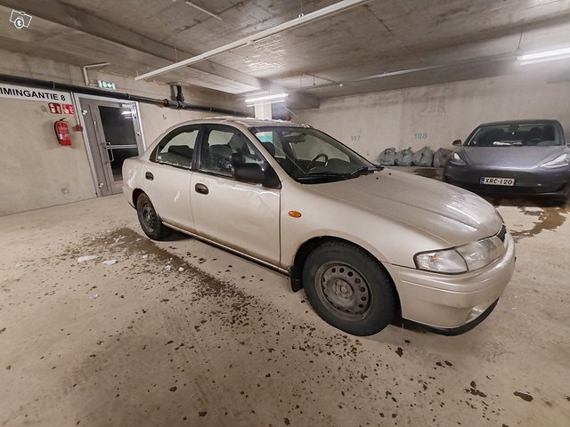 Mazda 323 3