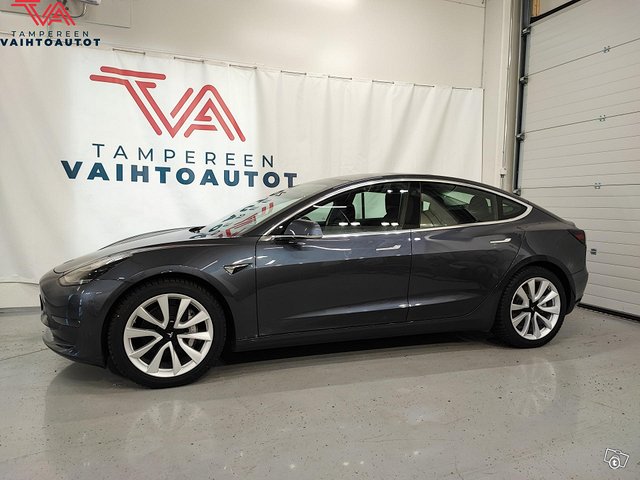 Tesla Model 3 7