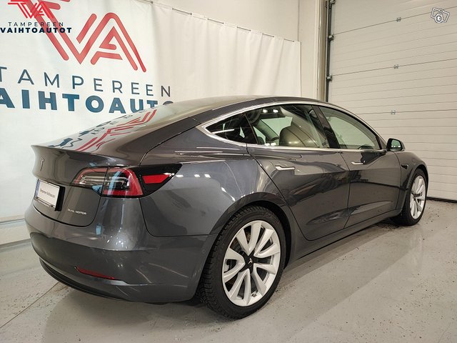 Tesla Model 3 13