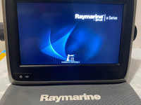Raymarine A95 monitoimi laite.