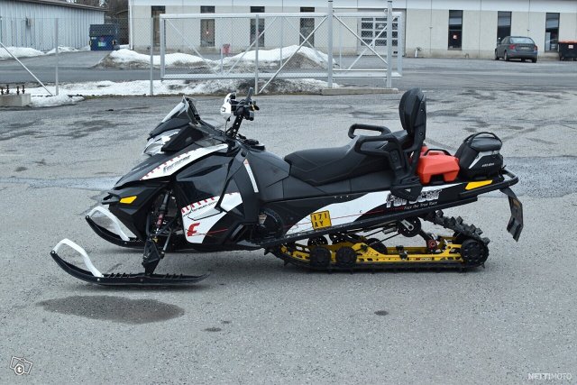 Ski-Doo Renegade 5