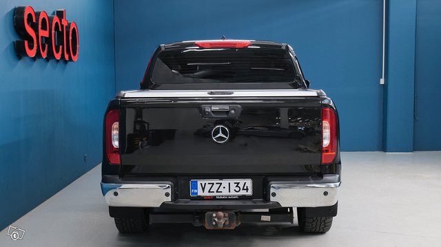 Mercedes-Benz X 3