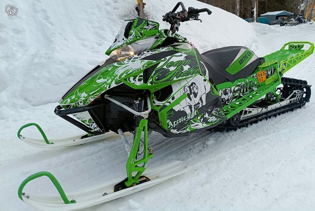 Arctic Cat M8000 HCR 4