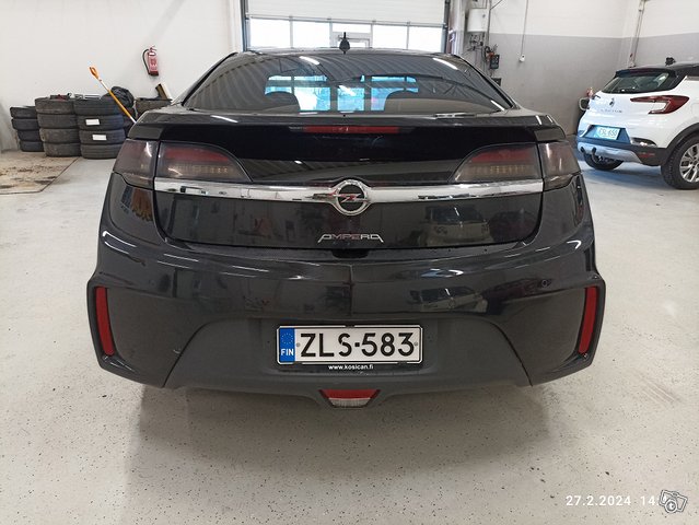 Opel AMPERA 5