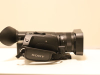 Sony Ax 700