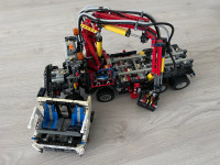 Lego Mercedes-Benz Arocs osittain kasattu